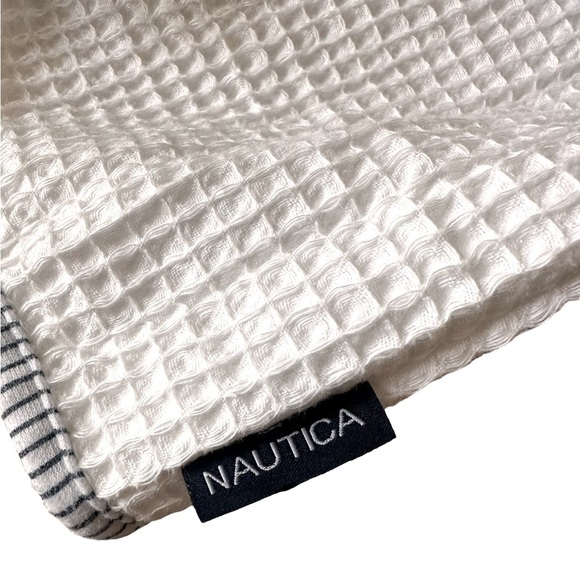 Nautica Infant Bathtime Sailboat Robe - Picture 4 of 5